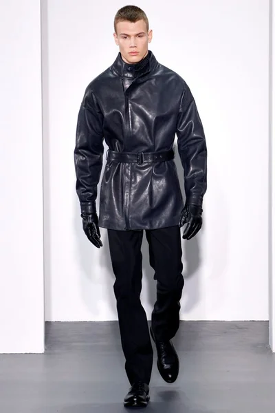 Look 24